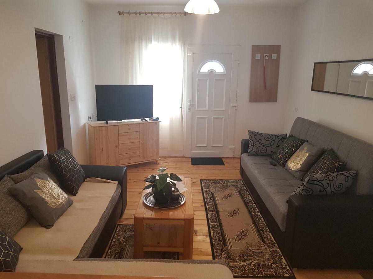 Apartmani Andrej Udbina 外观 照片