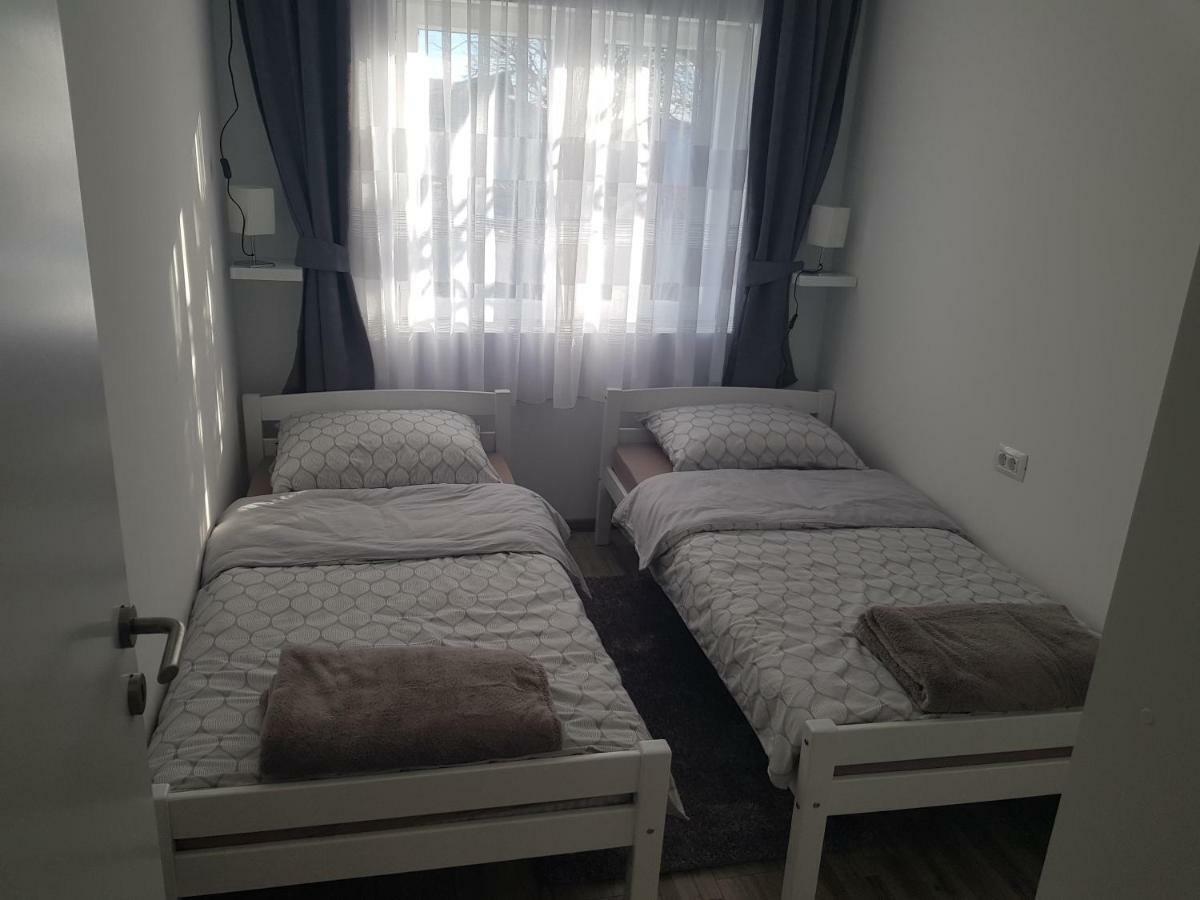 Apartmani Andrej Udbina 外观 照片