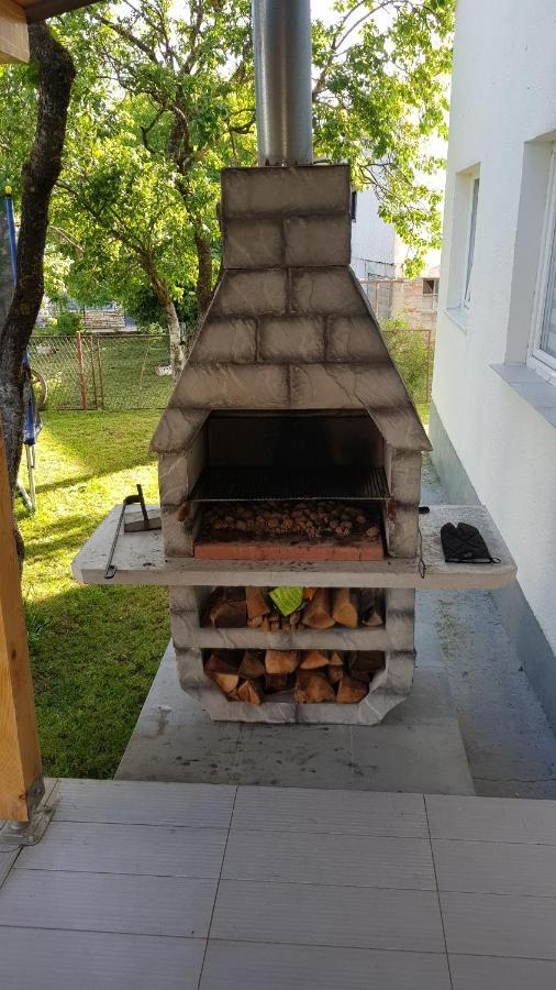 Apartmani Andrej Udbina 外观 照片